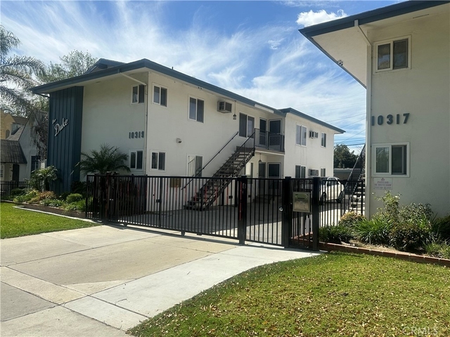 10317 Pinehurst Avenue - Photo 1