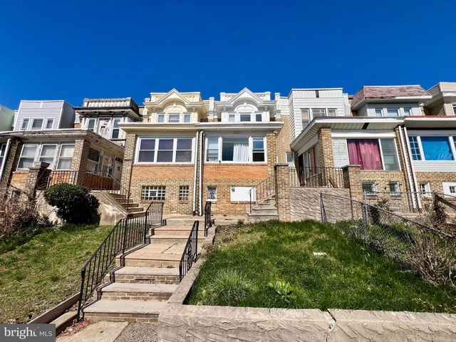 5411 W Berks Street - Photo 1