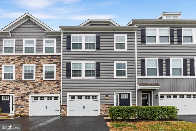 62 Rome Way - Photo 1