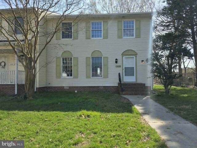 830 Larch Way - Photo 1