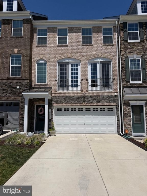 10802 Foxtrot Circle - Photo 1