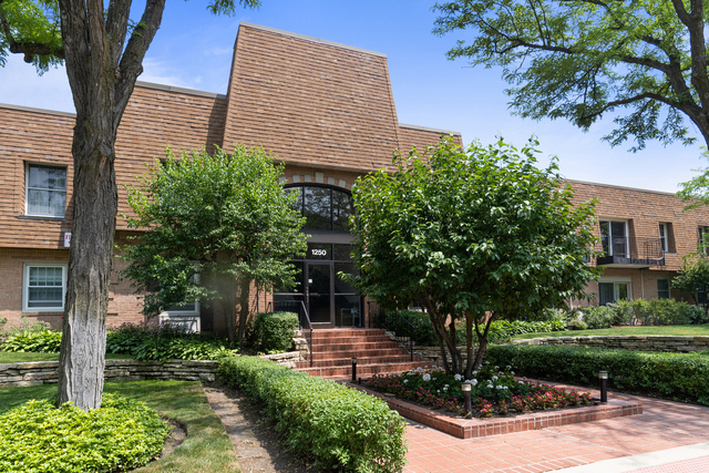 1250 Park Avenue W - Photo 1