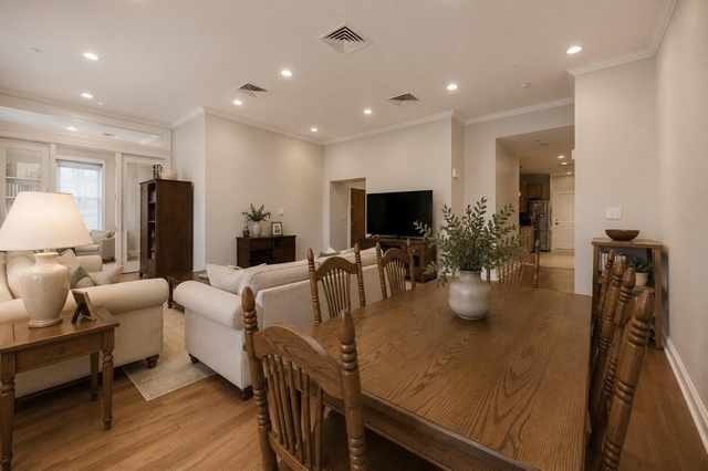 914 Main Street - Photo 1