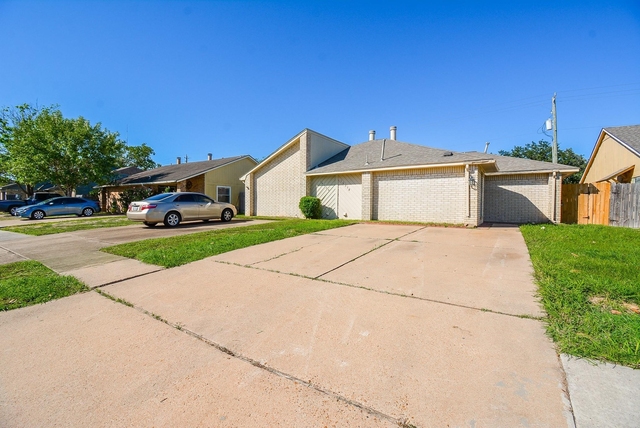 16518 Monte Carlo Lane - Photo 1