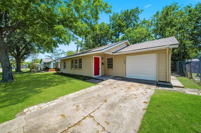 3025 Vance Avenue - Photo 1