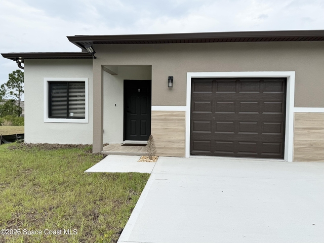 1649 Belem Street Se - Photo 1