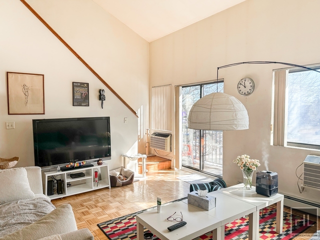 Eliot Avenue - Photo 1