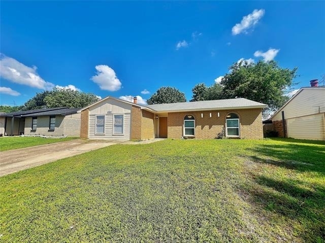 1410 Independence Trail - Photo 1