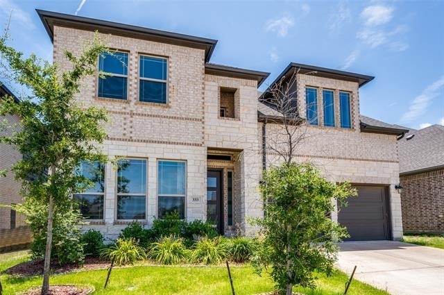 333 Foxthorne Way - Photo 1