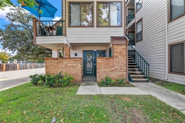 2300 Bamboo Drive - Photo 1