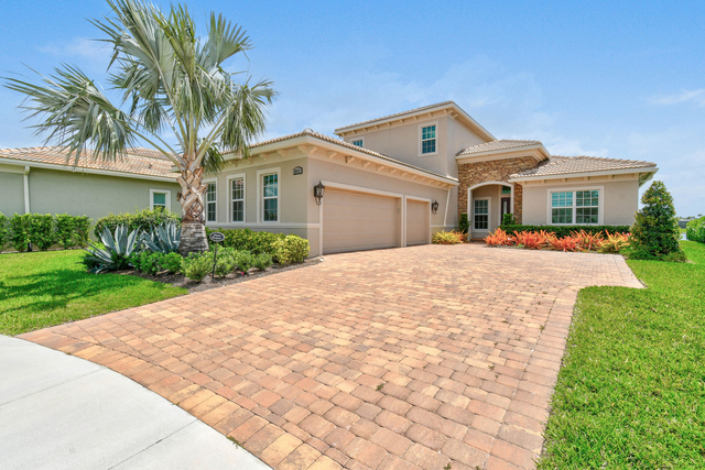 9019 Sw Terzi Way - Photo 1