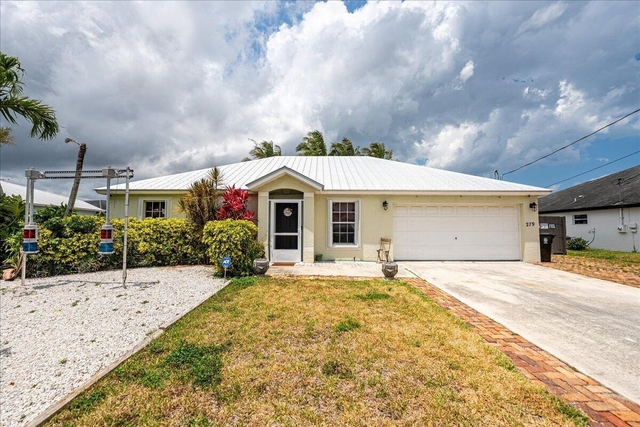 279 Sw Glenwood Drive - Photo 1