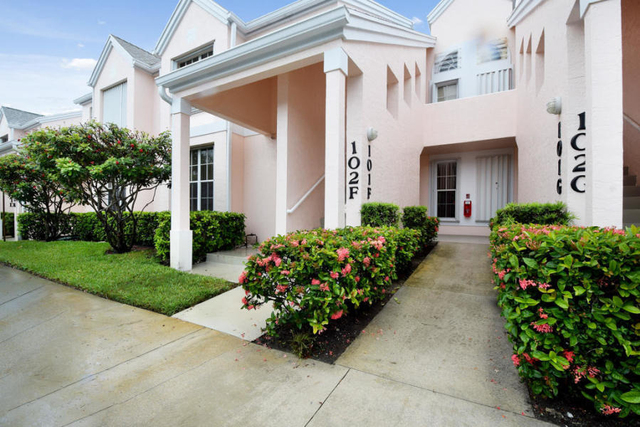 101 Muirfield Court - Photo 1
