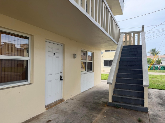 3660 Sw 60th Avenue - Photo 1