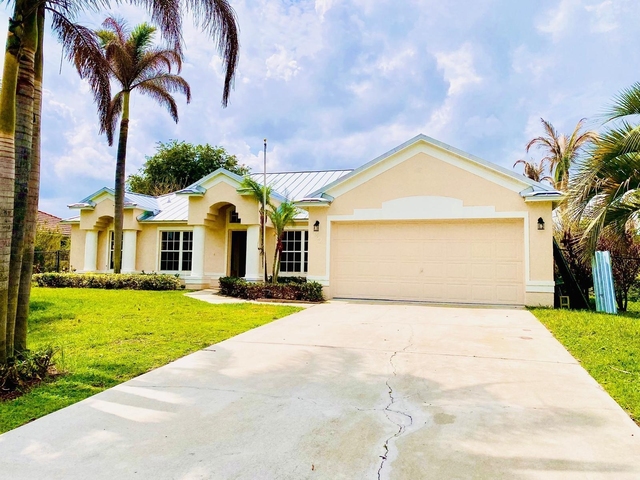 5952 Nw Baynard Drive - Photo 1