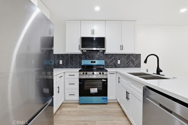 17000 Burbank Boulevard - Photo 1