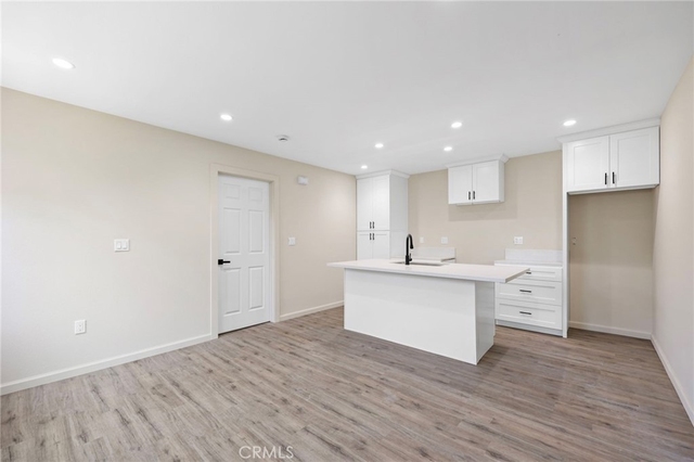 541 N Barbara - Photo 1