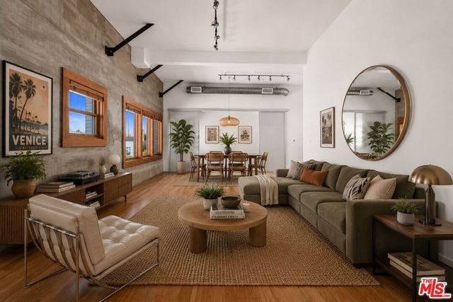 8 Brooks Avenue - Photo 1