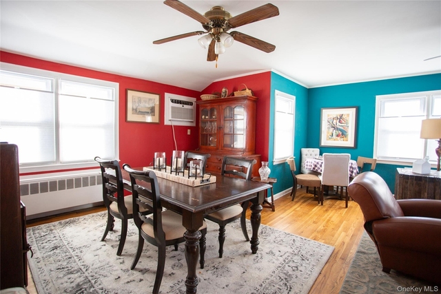 272 Laurelton Boulevard - Photo 1
