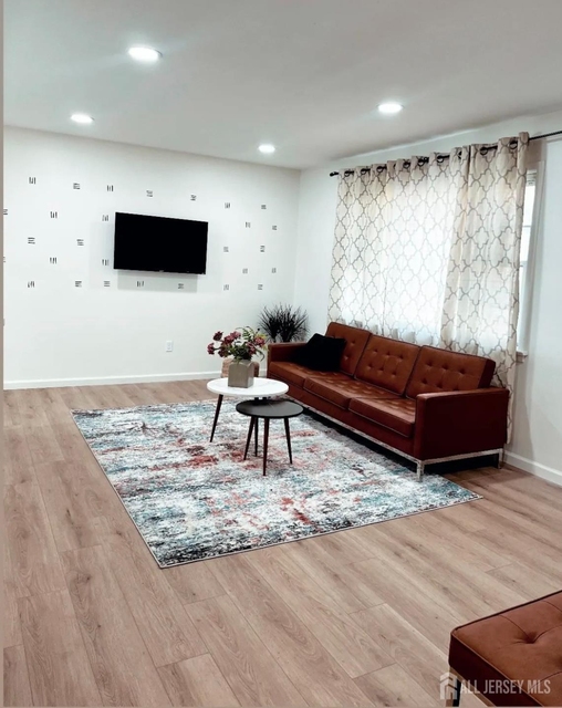 85 Woodrow Avenue - Photo 1