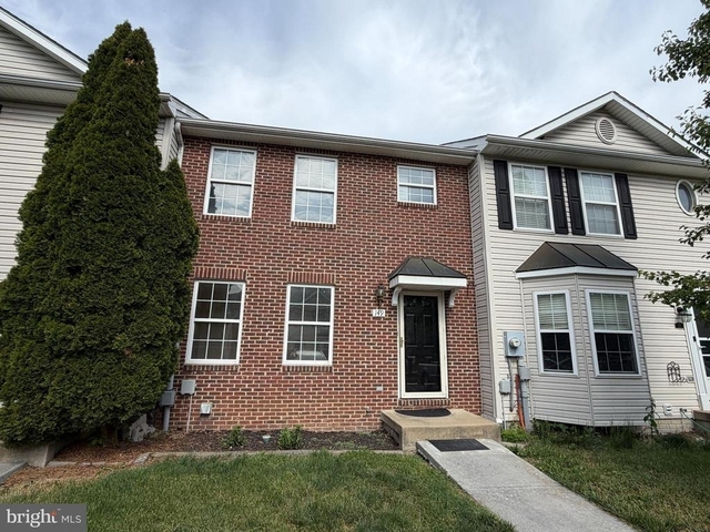 149 Lexington Court - Photo 1