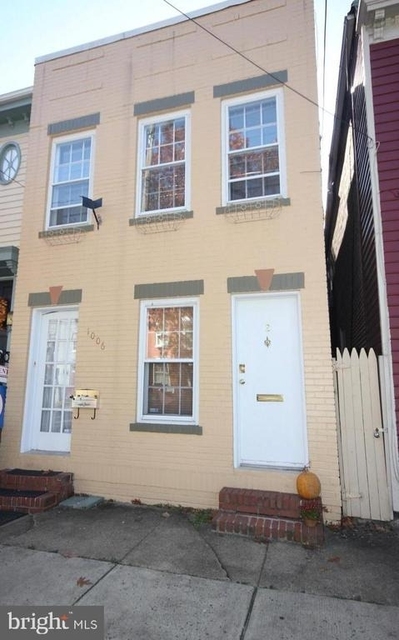 1006 Oronoco Street - Photo 1
