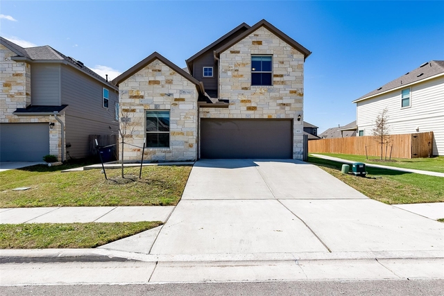 821 Falkland Trce - Photo 1