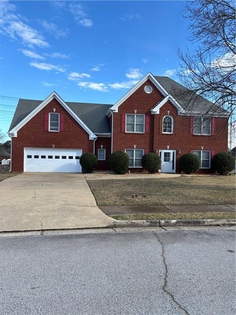220 Cross Creek Drive - Photo 1