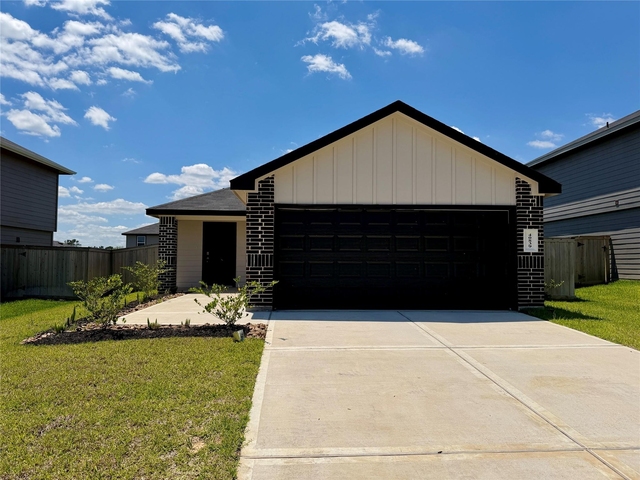 40839 Hawthorne Glades Street - Photo 1