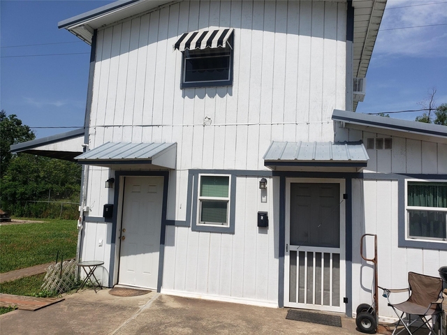 3818 Hamid Boulevard - Photo 1