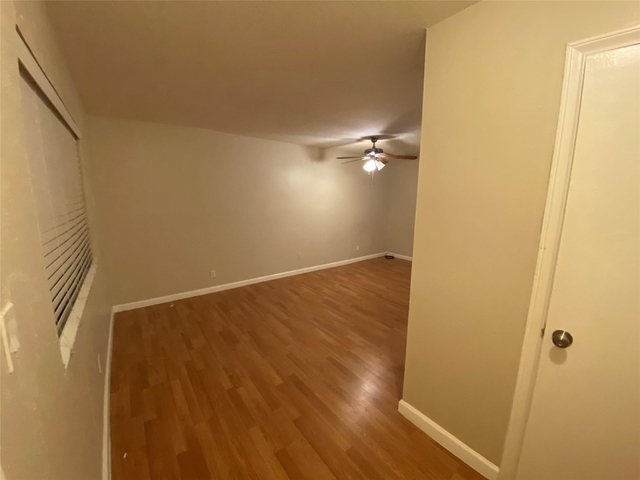502 West Alabama Street - Photo 1