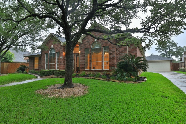 17222 Leeside Drive - Photo 1