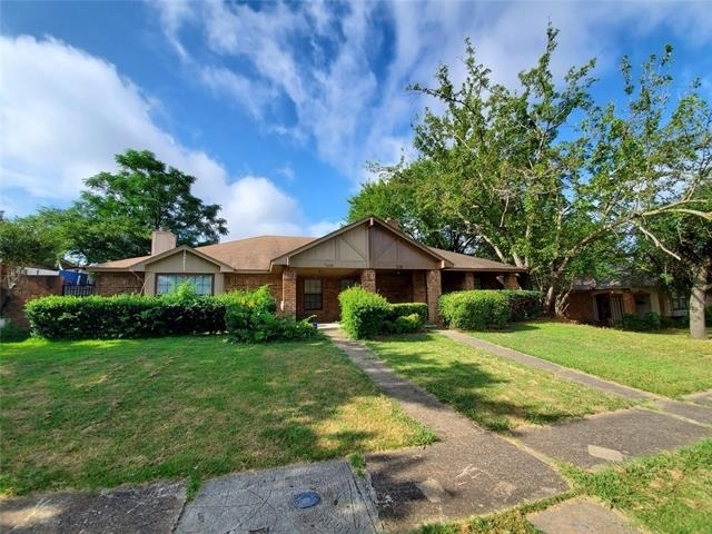10212 Hillhouse Lane - Photo 1