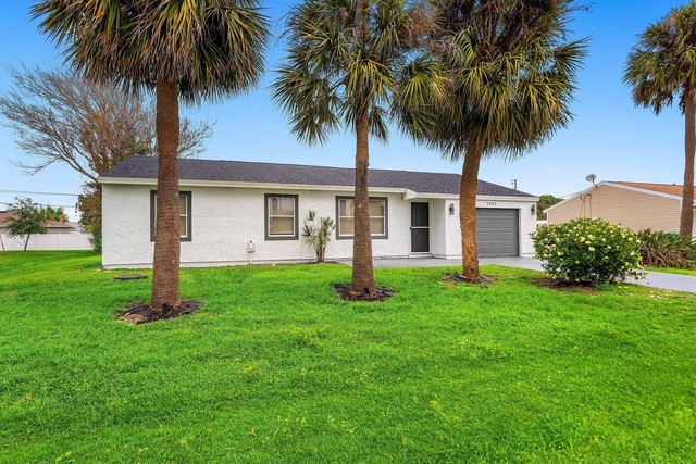 2937 Se Ironton Avenue - Photo 1