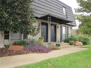 2729 Hurstview Drive - Photo 1