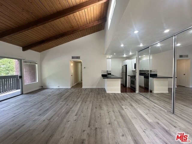18350 Hatteras Street - Photo 1