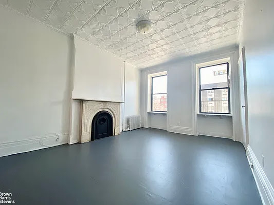 714 10th Avenue - Photo 1
