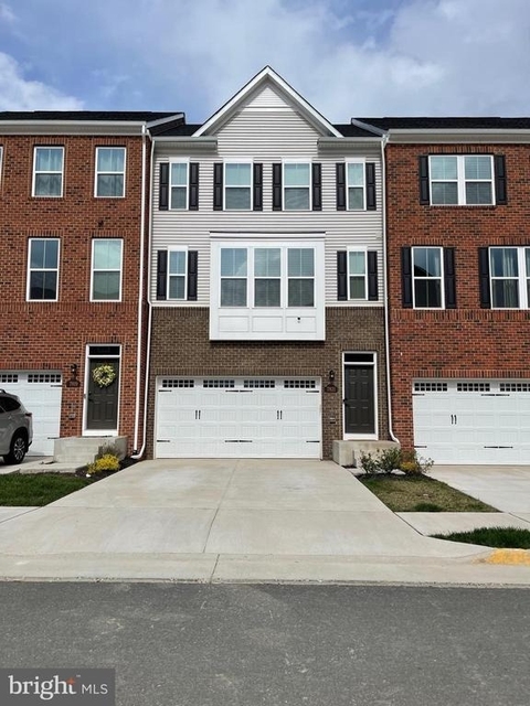 7821 Cove Point Drive - Photo 1