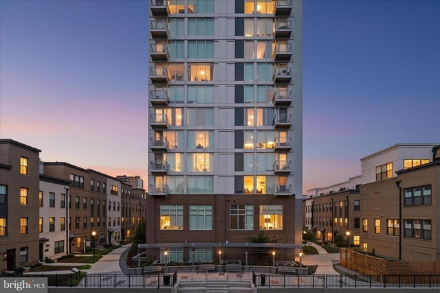 925 N Fairfax Street - Photo 1