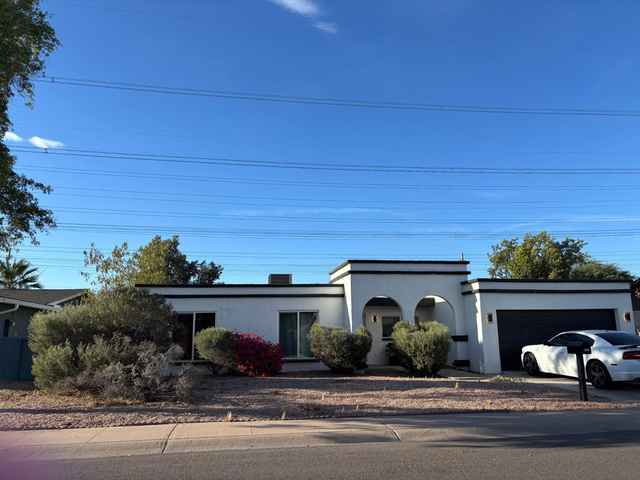 2902 W Straford Drive - Photo 1