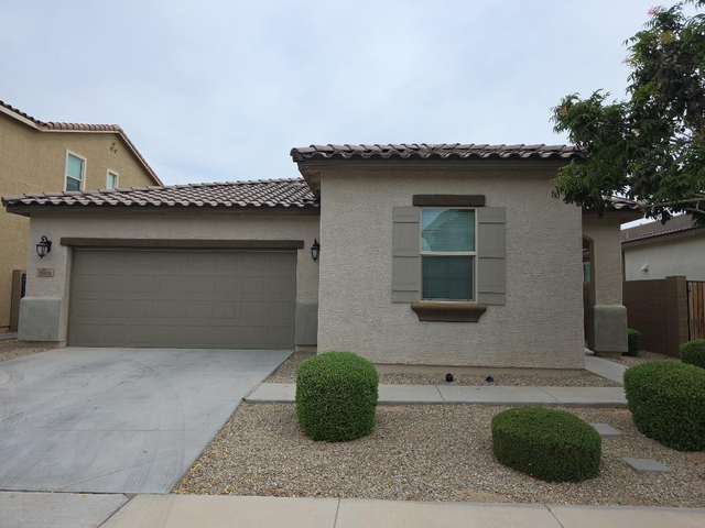 10826 W Polk Street - Photo 1