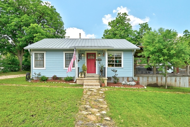 202 S 3rd St - Photo 1