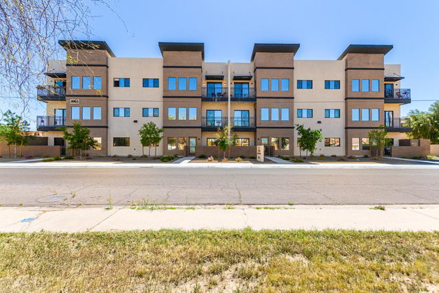 2063 E Lemon Street - Photo 1