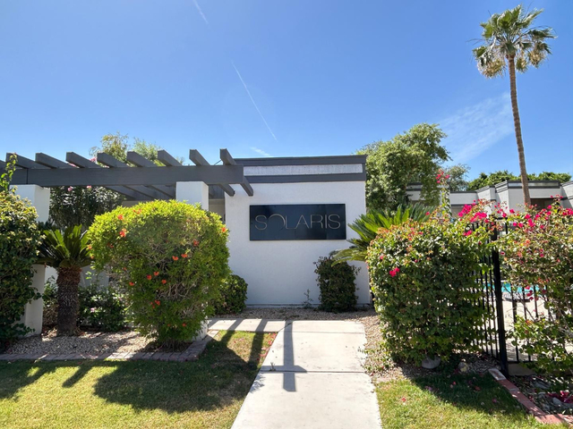 740 W Elm Street - Photo 1