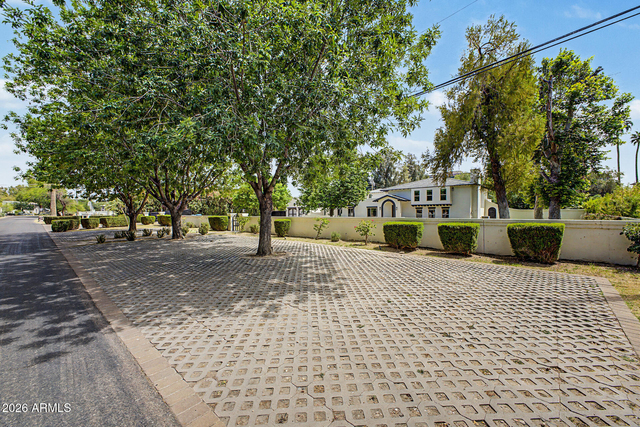 2311 E Colter Street - Photo 1