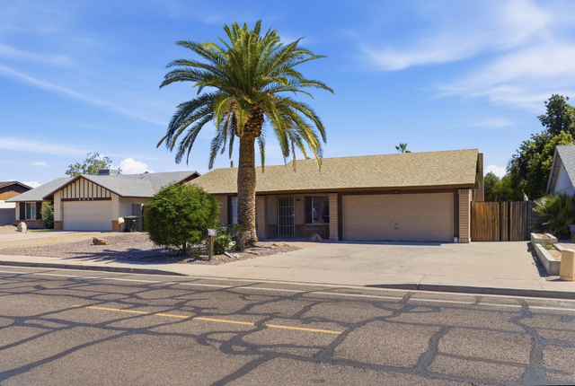 4047 W Sweetwater Avenue - Photo 1