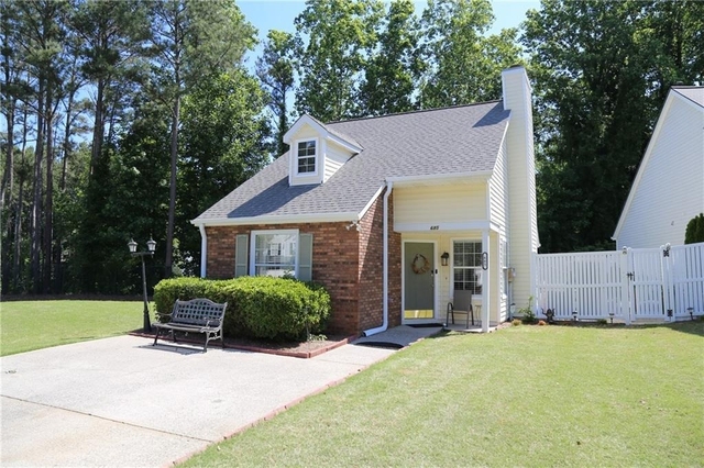 685 Crossbridge Alley - Photo 1