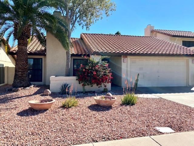 405 E Marigold Lane - Photo 1