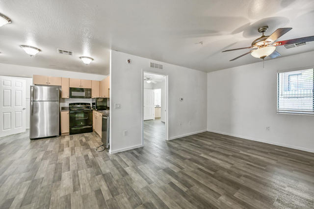 3065 N 67th Avenue - Photo 1