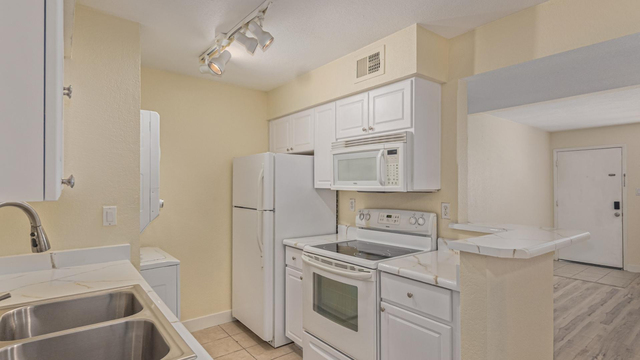 5995 N 78th Street - Photo 1